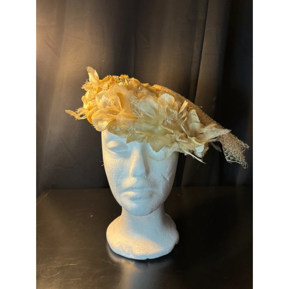 Suzy et Paulette Chapeaux Vintage Floral Pillbox Hat with Veil Champagne Pearl